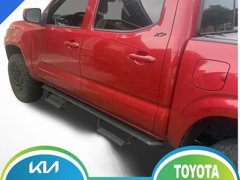 Used 2022 Toyota Tacoma SR AWD/4WD image 1