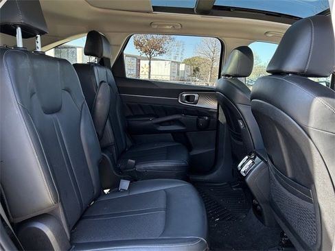 Used 2021 Kia Sorento SX image 31