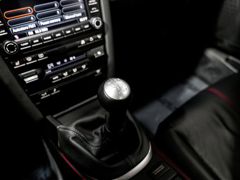 Used 2010 Porsche 911 Carrera S image 15