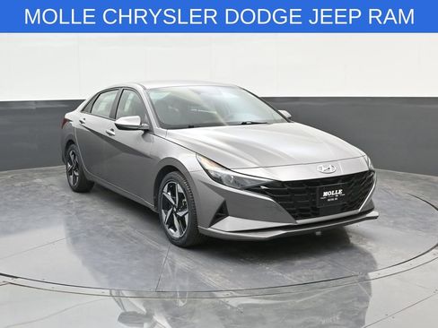 Used 2023 Hyundai Elantra SEL w/ Convenience Package FWD image 1