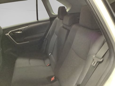 Used 2019 Toyota RAV4 XLE w/ Convenience Package image 13