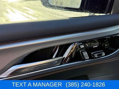 Used 2023 Jeep Grand Wagoneer Series III image 11