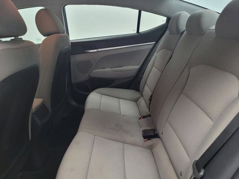 Used 2019 Hyundai Elantra SE image 18