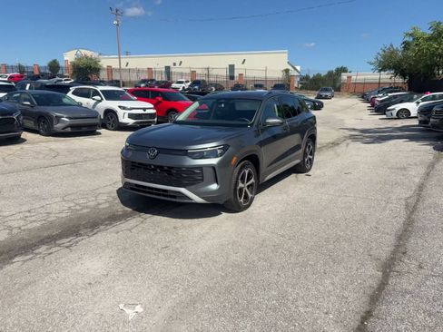 Used 2026 Volkswagen Tiguan SE AWD/4WD image 6