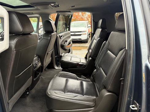 Used 2019 Chevrolet Suburban Premier image 26