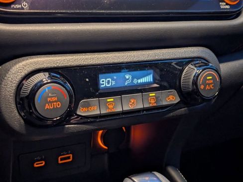 Used 2024 Nissan Kicks SR image 13