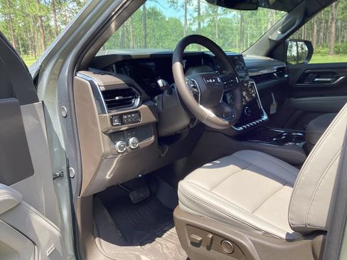 New 2026 GMC Yukon XL Elevation w/ LPO, Elevation Black Package RWD image 12