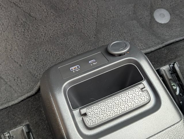 Used 2024 Nissan Ariya FWD image 28