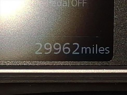 Used 2023 Nissan Leaf S image 29