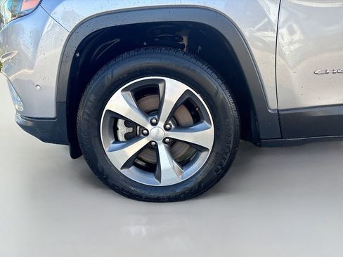 Used 2021 Jeep Cherokee Limited AWD/4WD image 11