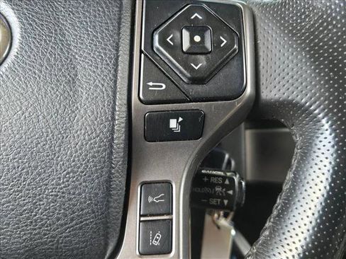 Used 2018 Toyota Tacoma SR5 image 13