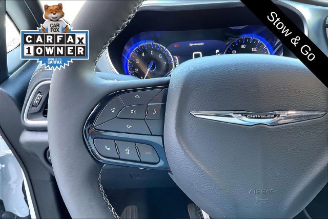 Used 2026 Chrysler Pacifica Limited w/ S Appearance Package FWD image 18
