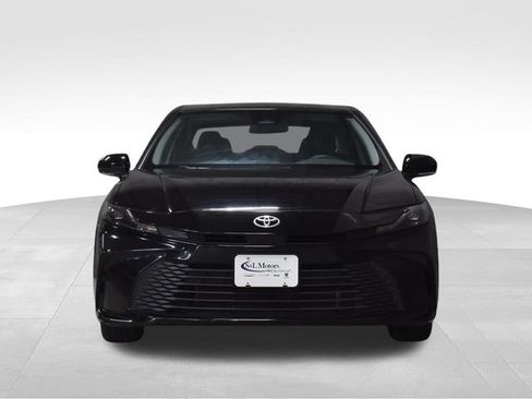 Used 2025 Toyota Camry LE FWD image 3