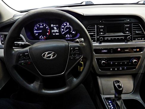 Used 2017 Hyundai Sonata SE FWD image 16