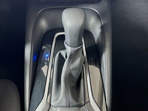 Used 2025 Toyota Corolla LE image 24