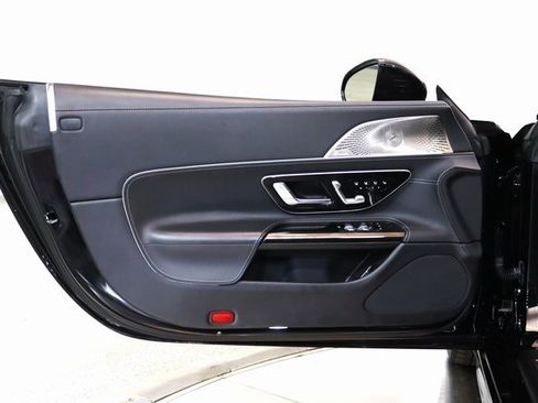 Used 2022 Mercedes-Benz SL 55 AMG 4MATIC image 21