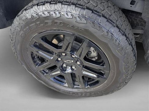 Used 2025 Chevrolet Colorado Trail Boss AWD/4WD image 20