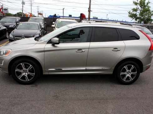 Used 2015 Volvo XC60 T6 w/ Protection Package image 2