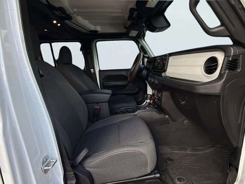 Used 2024 Jeep Wrangler Unlimited AWD/4WD image 19