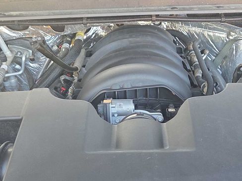 Used 2016 Chevrolet Suburban LT RWD image 13