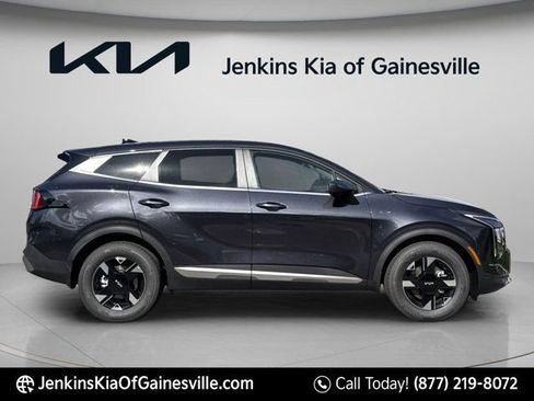 New 2026 Kia Sportage LX FWD image 2