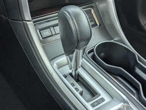 Used 2021 Subaru Ascent Premium w/ Convenience Package image 12