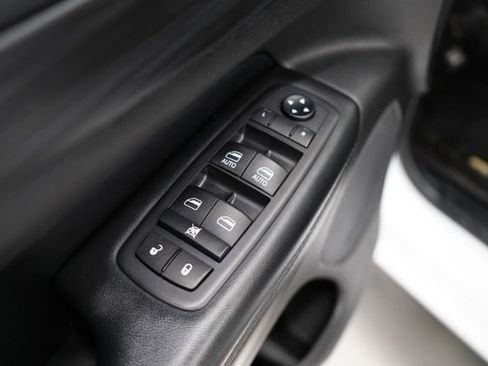 Used 2020 Jeep Grand Cherokee Altitude image 11