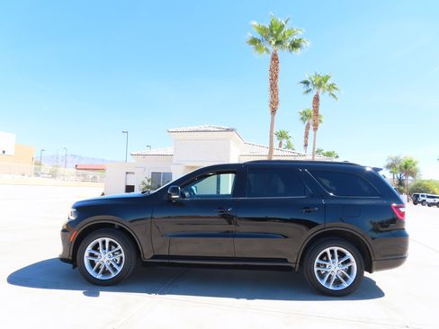 Used 2025 Dodge Durango GT image 4