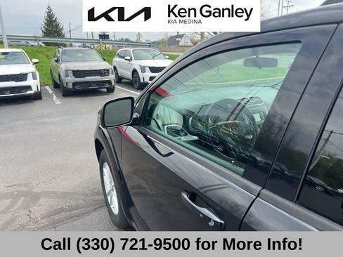 Used 2017 Dodge Journey SXT w/ Comfort/Convenience Group image 22