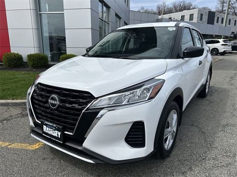 Used 2024 Nissan Kicks S image 4