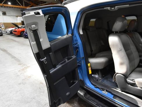 Used 2012 Toyota FJ Cruiser 4WD w/ Convenience Pkg image 38