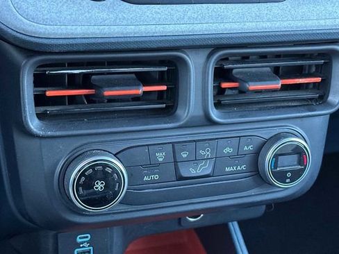 Used 2022 Ford Maverick XLT image 17