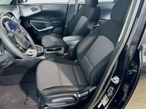 Used 2024 Kia Soul LX w/ Option Group 015 image 17