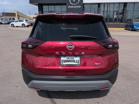 Used 2023 Nissan Rogue SV image 6