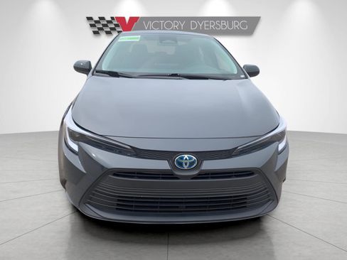 Used 2025 Toyota Corolla LE image 3