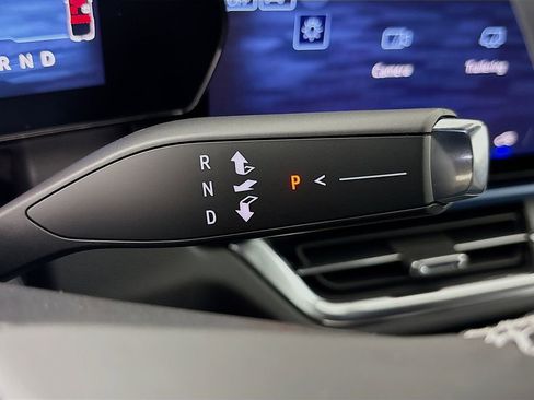 New 2026 Chevrolet Equinox EV LT image 17