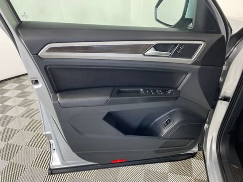 Used 2018 Volkswagen Atlas SEL AWD/4WD image 11