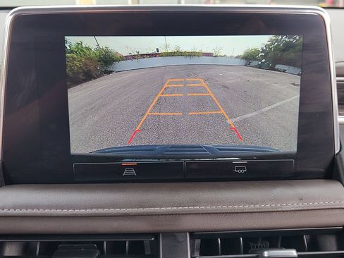 Used 2022 GMC Yukon SLT RWD image 15
