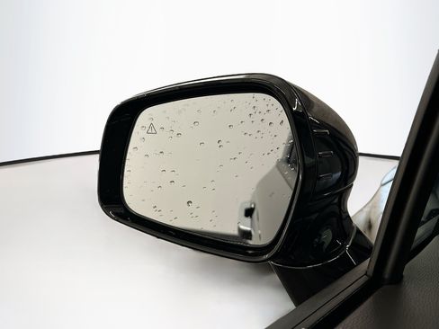 Used 2026 Kia Carnival FWD image 16