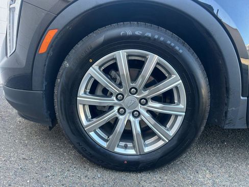 Used 2022 Cadillac XT4 Premium Luxury w/ Safety Alert Package FWD image 16