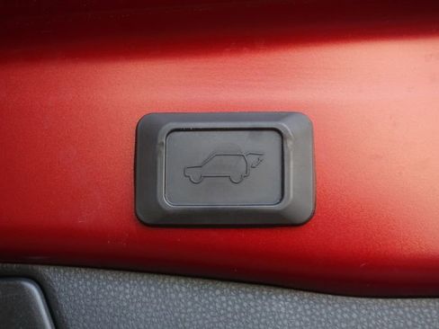 Used 2019 Toyota RAV4 Limited w/ Advanced Technology Package AWD/4WD image 21
