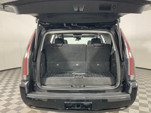 Used 2018 Cadillac Escalade Premium Luxury AWD/4WD image 31