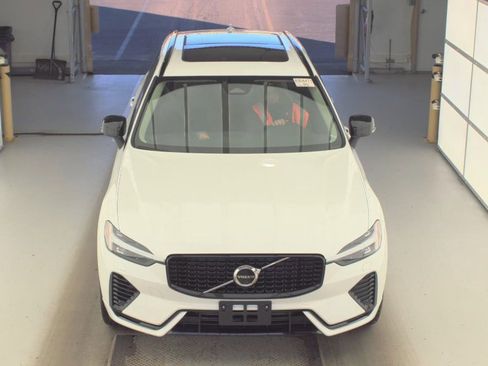 Certified 2024 Volvo XC60 T8 Plus w/ Protection Package Premier AWD/4WD image 4