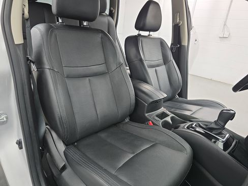 Used 2018 Nissan Rogue SL image 10