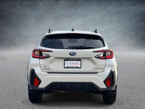 Used 2024 Subaru Crosstrek 2.0i Premium image 3