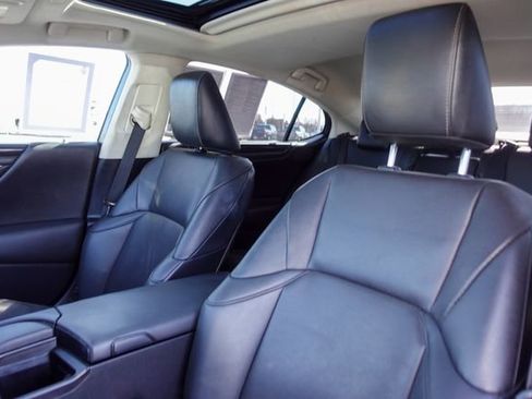 Used 2021 Lexus ES 250 w/ Premium Package image 24