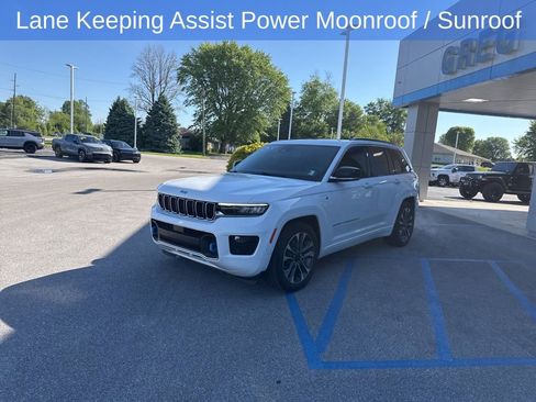 Used 2024 Jeep Grand Cherokee Overland w/ Luxury Tech Group IV AWD/4WD image 7