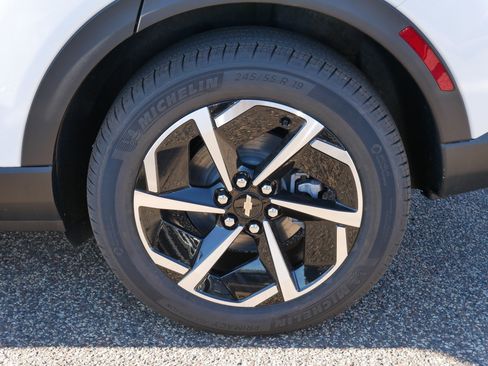 New 2026 Chevrolet Equinox EV LT image 3