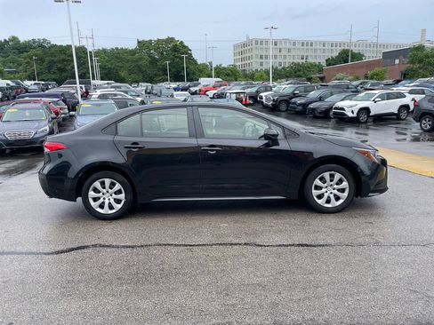 Used 2022 Toyota Corolla LE FWD image 7