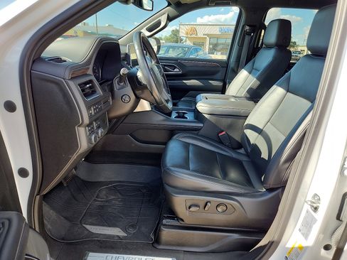 Used 2021 Chevrolet Suburban Z71 w/ Luxury Package image 11